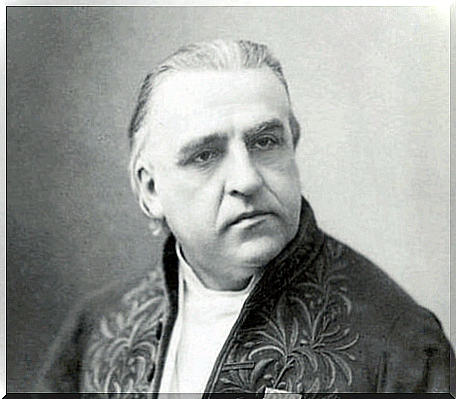 Jean-Martin Charcot, precursor of psychoanalysis